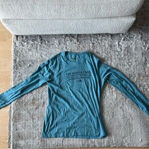 The North Face Women’s Long Sleeve Shirt – Size L